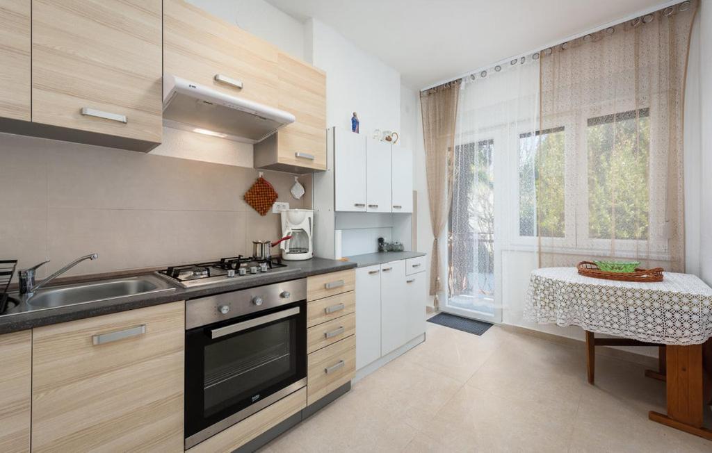 Apartment Leo