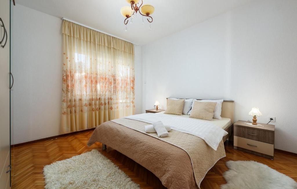 Leo Apartment *